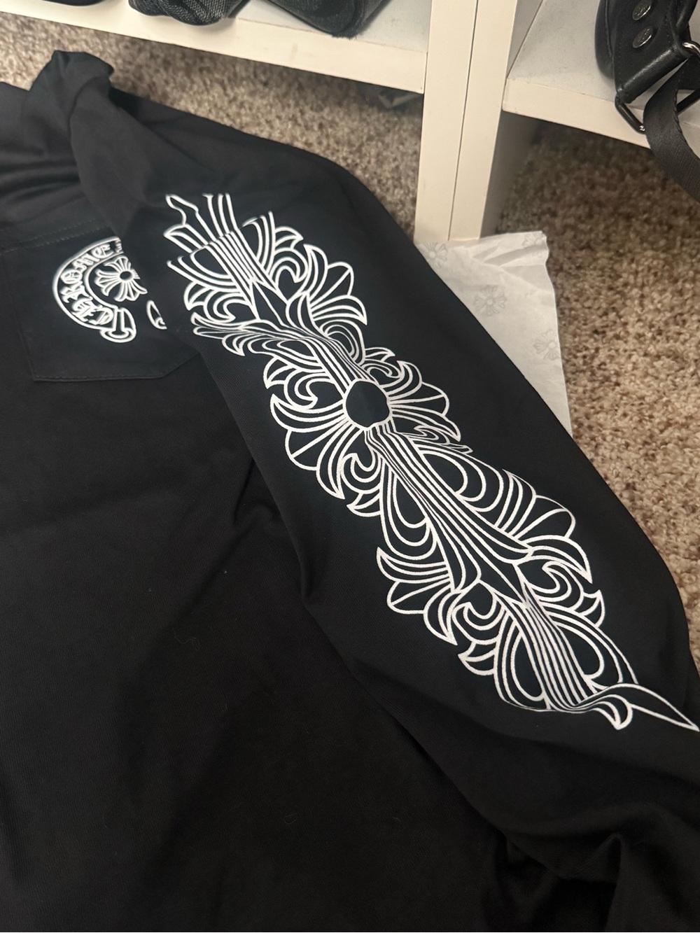 Black Long-Sleeve Graphic - Picture 8 of 12